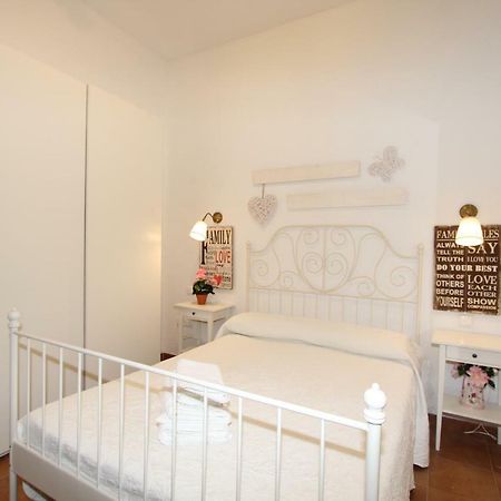 Apartamento Ollerias Malaga Exterior photo