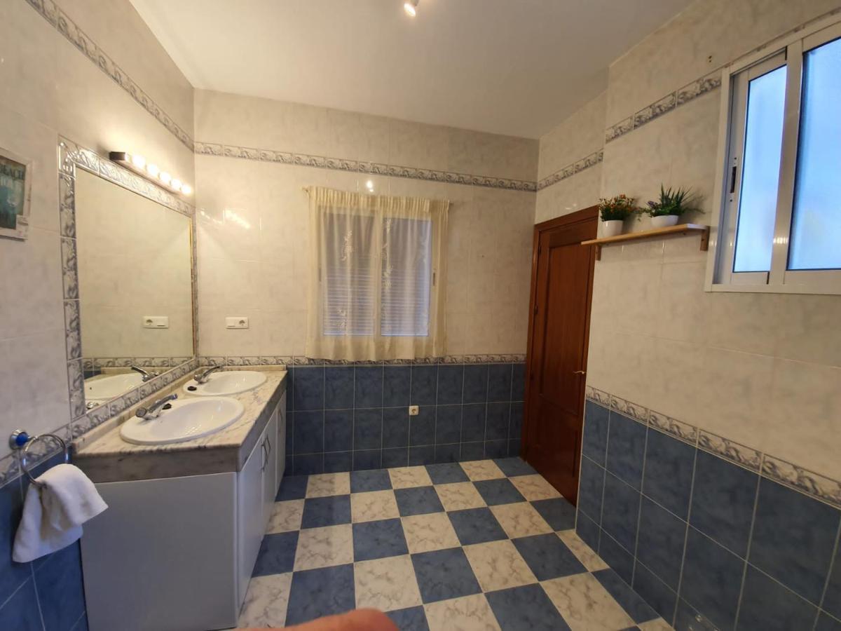 Apartamento Ollerias Malaga Exterior photo
