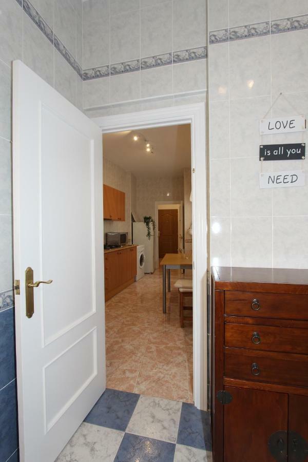 Apartamento Ollerias Malaga Exterior photo