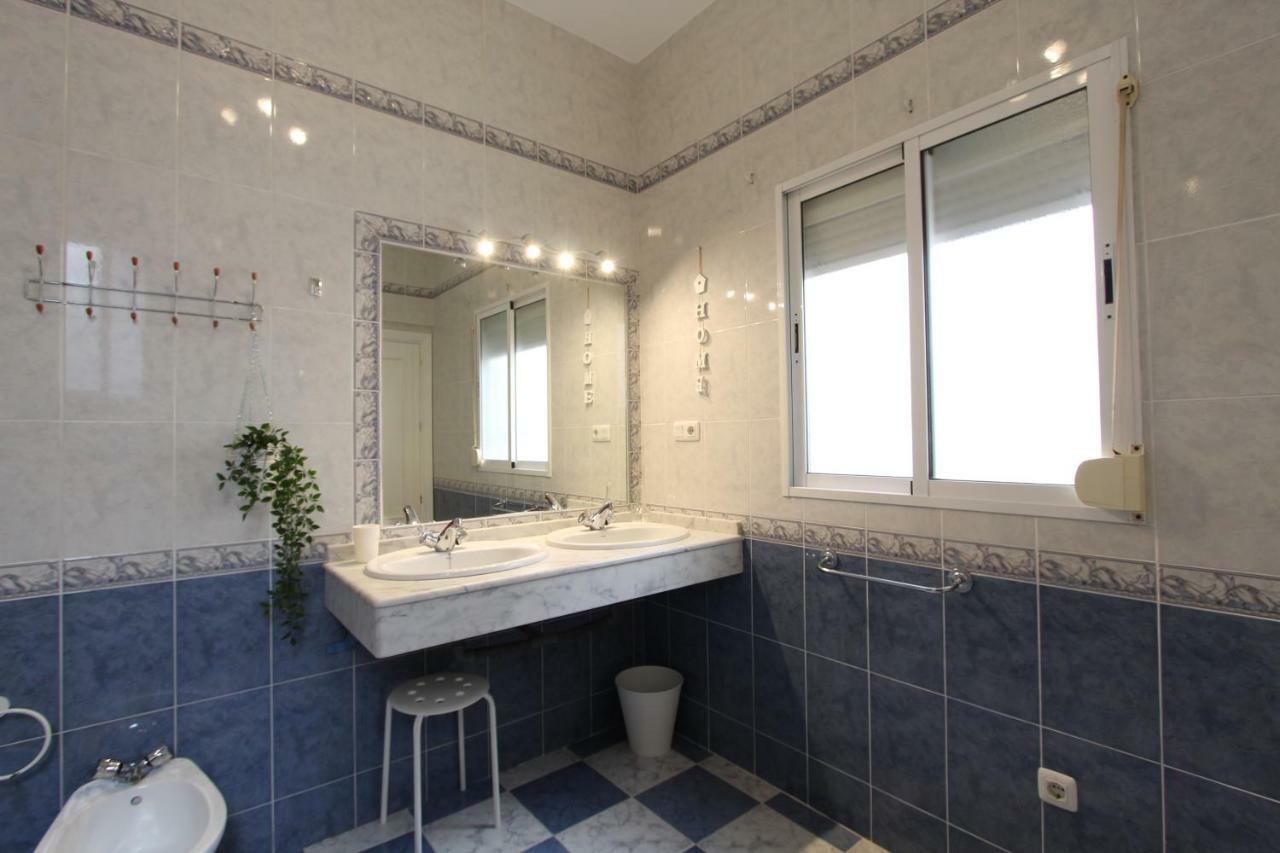 Apartamento Ollerias Malaga Exterior photo