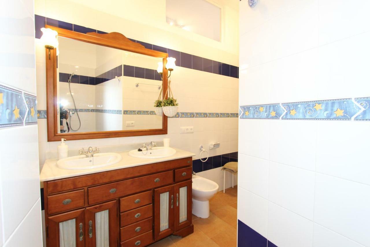 Apartamento Ollerias Malaga Exterior photo