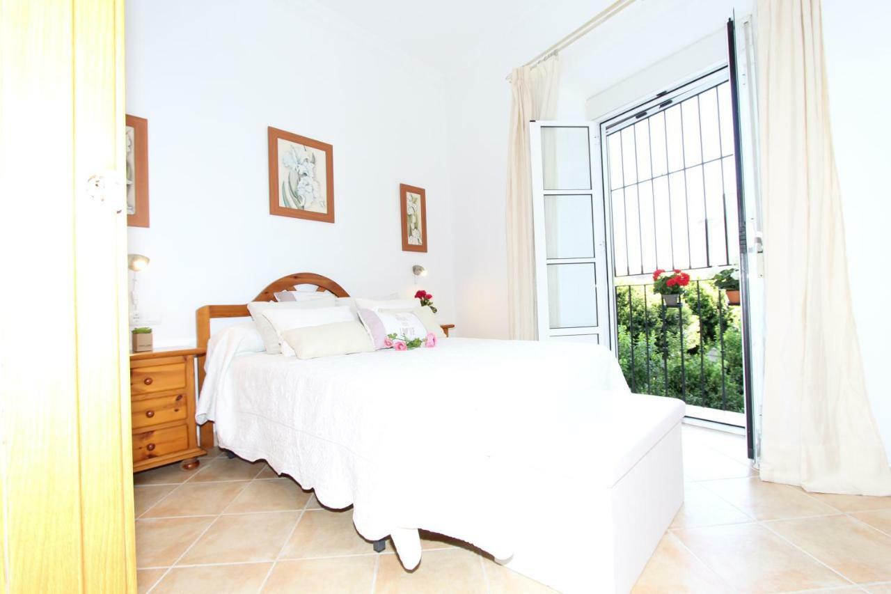 Apartamento Ollerias Malaga Exterior photo
