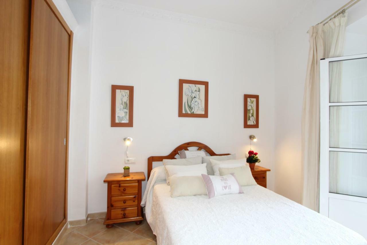 Apartamento Ollerias Malaga Exterior photo