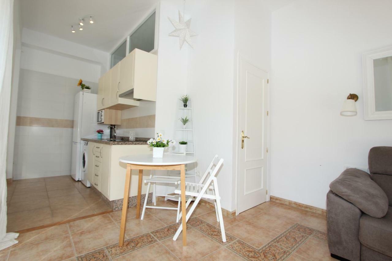 Apartamento Ollerias Malaga Exterior photo