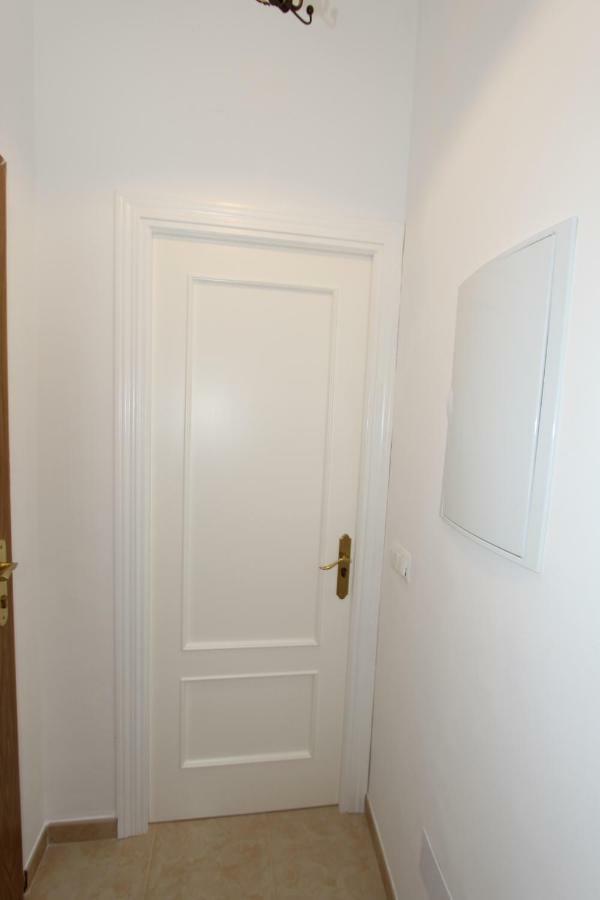 Apartamento Ollerias Malaga Exterior photo