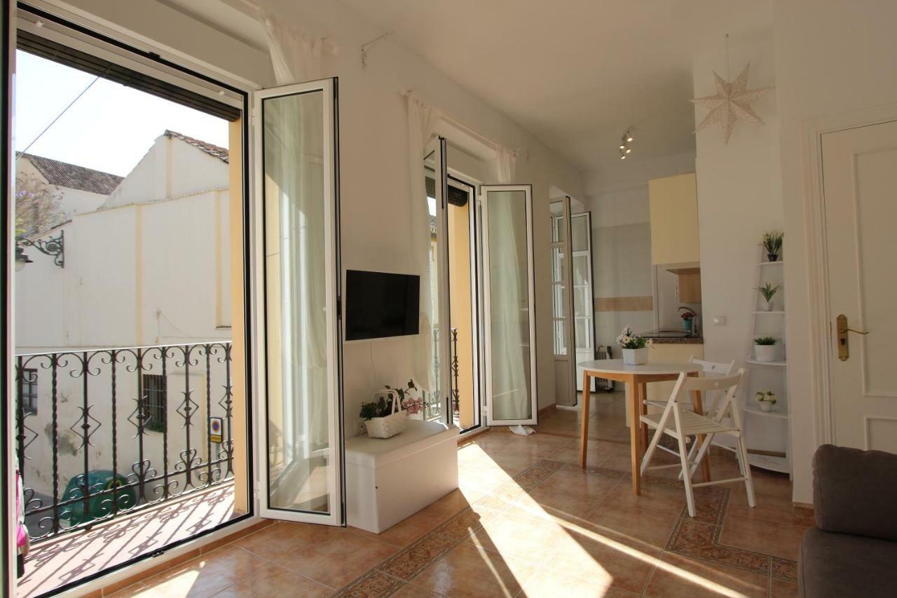 Apartamento Ollerias Malaga Exterior photo