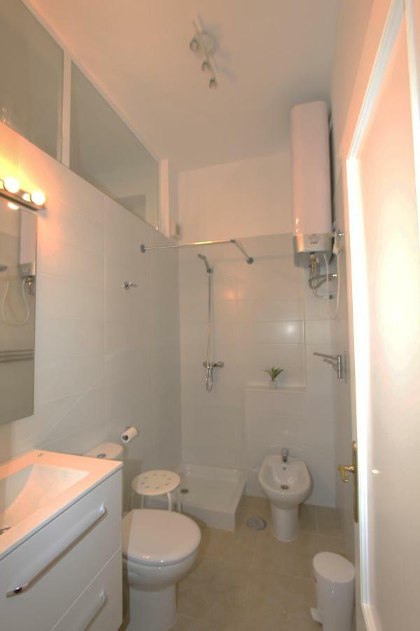 Apartamento Ollerias Malaga Exterior photo